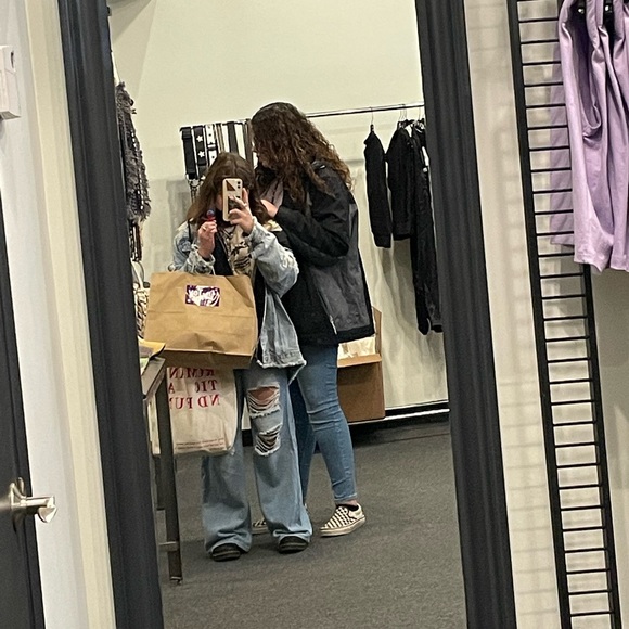 Meet your Posher, Eloise - Picture 1 of 1